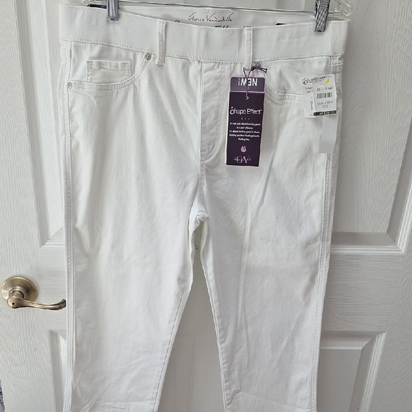 q Gloria Vanderbilt Solid White Stretch Shape Effect Capris Size 12 - Picture 1 of 10